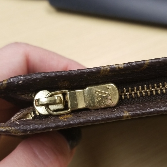 **SOLD** Louis Vuitton Monogram Toiletry Pouch - Picture 4 of 8